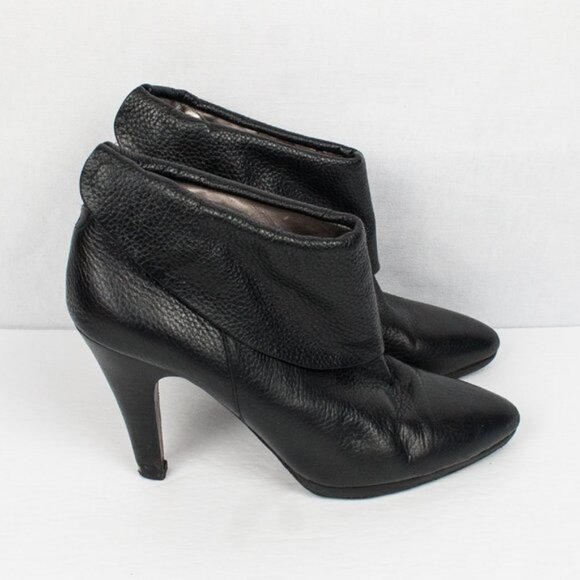 Banana Republic Black Pebbled Leather Heeled Ankle Bootie Sz 7 B - Picture 3 of 7